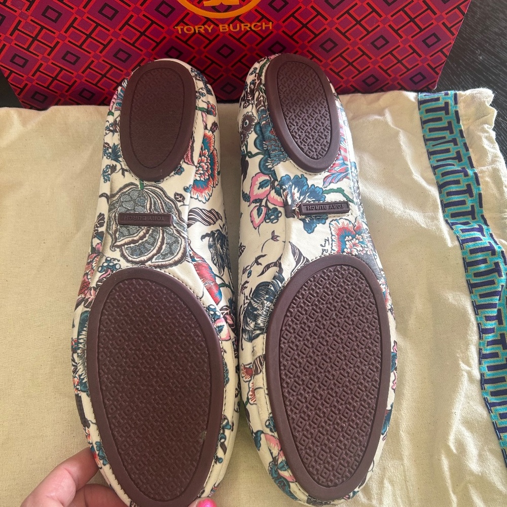 ๐ธ NEW ๐ธ Tory Burch Minnie Ballet Floral Flats 8.5 - Picture 7 of 8